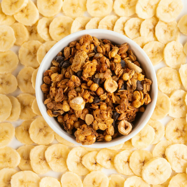 Crunchy granola Flooko aux pépites de chocolat noir et noisettes – Image 3